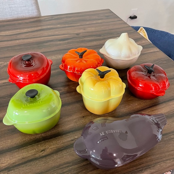 Le Creuset Stoneware 8-Ounce Petite Veggies Casserole Dishes - Picture 2 of 7